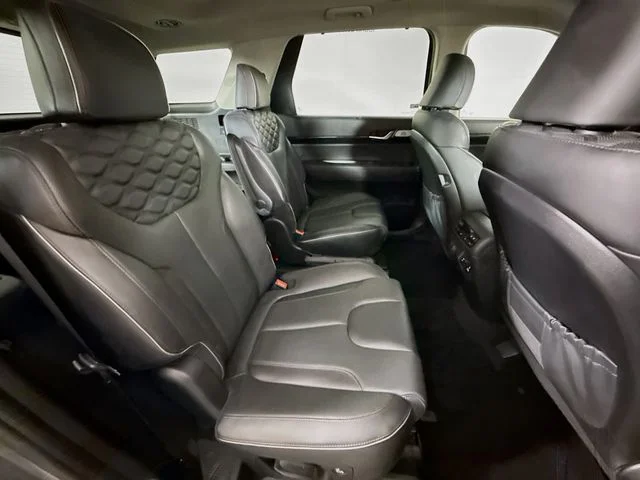 Used 2021 Green Hyundai Limited image 28