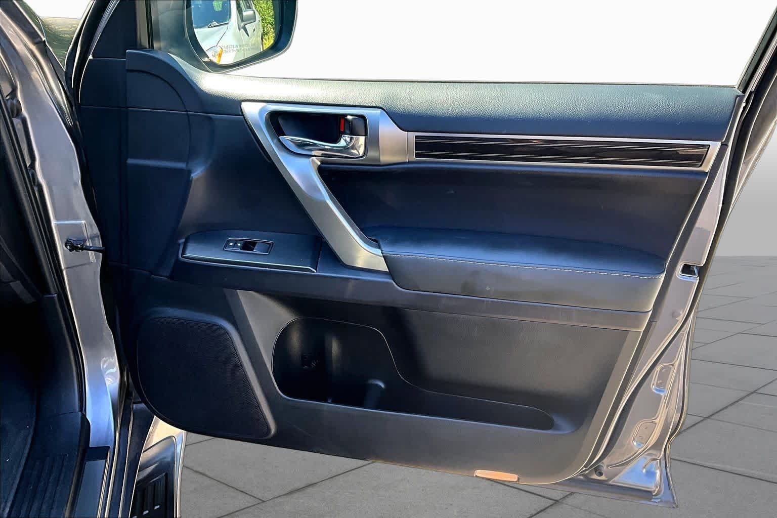 Used 2023 Nebula Gray Pearl Lexus Premium image 22