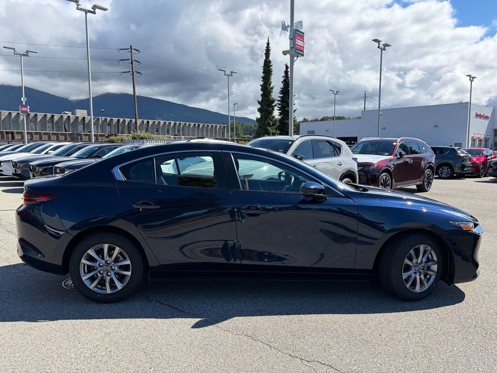Used 2021 Deep Crystal Blue Mica Mazda GS at image 6