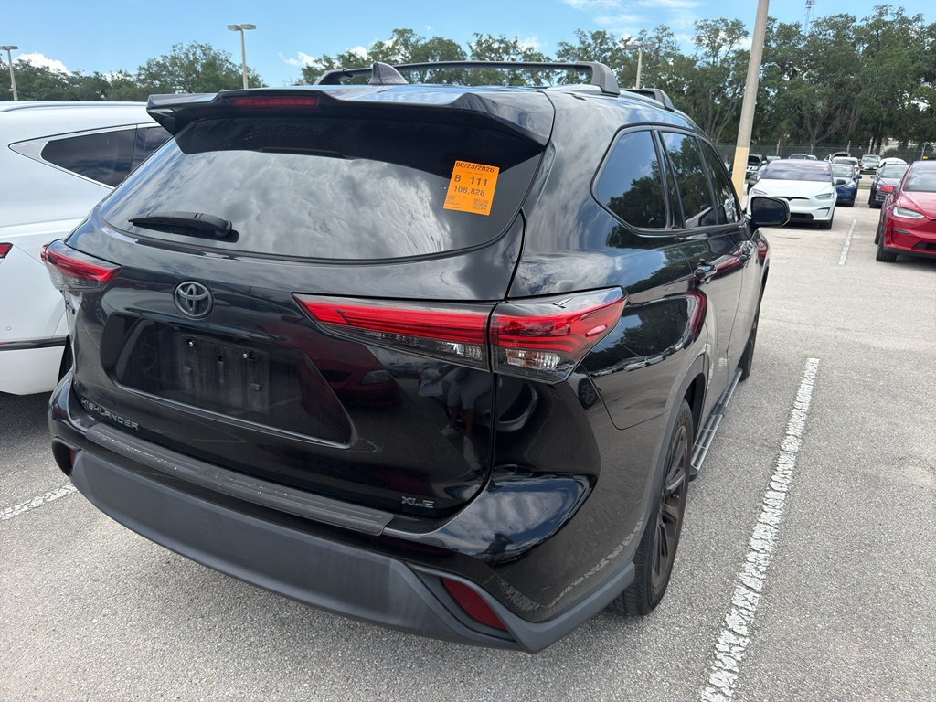 Used 2022 Midnight Black Metallic Toyota XLE image 3