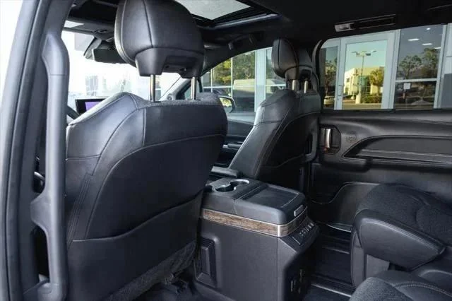 Certified Used 2025 WIND CHILL PEARL Toyota  image 25