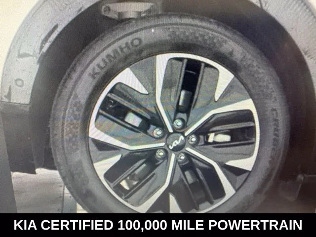 Used 2023 White Kia Wind image 10