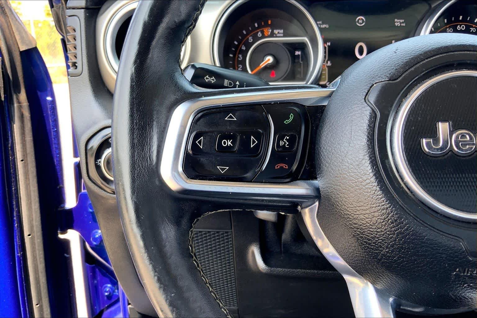 Used 2018 Ocean Blue Metallic Clearcoat Jeep Sahara image 23