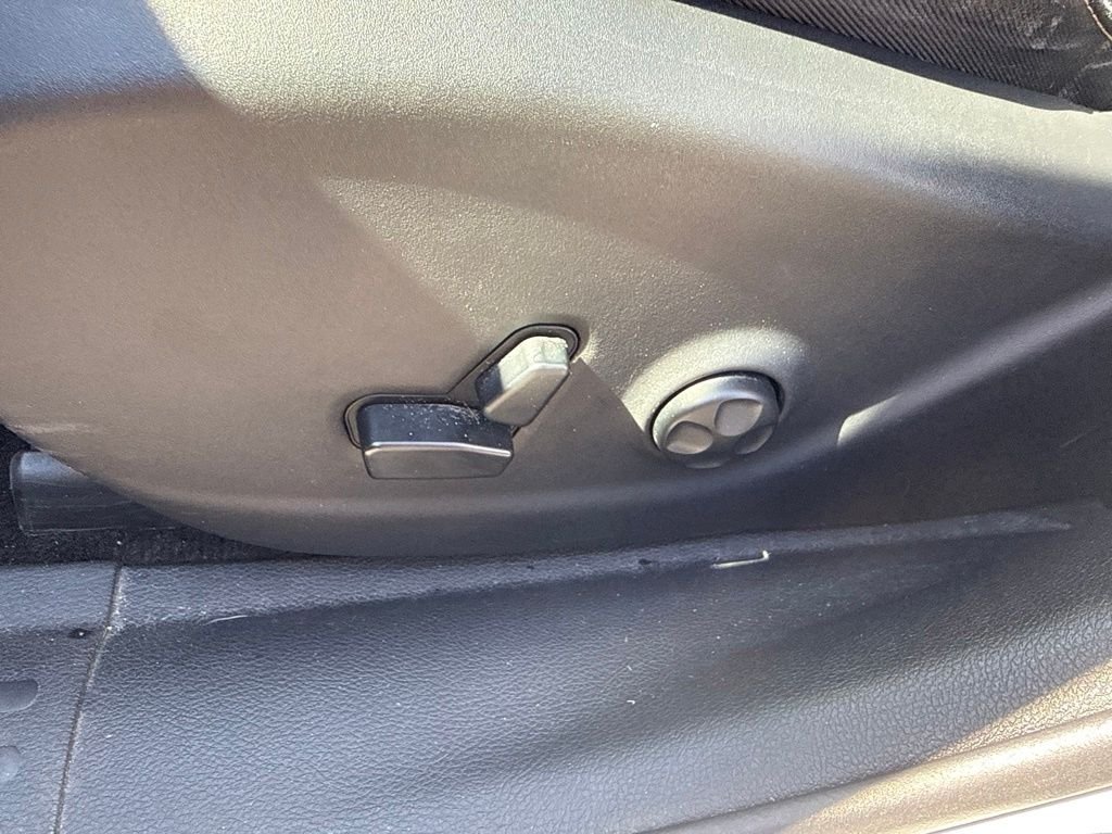 Used 2016 White Jeep Limited image 24