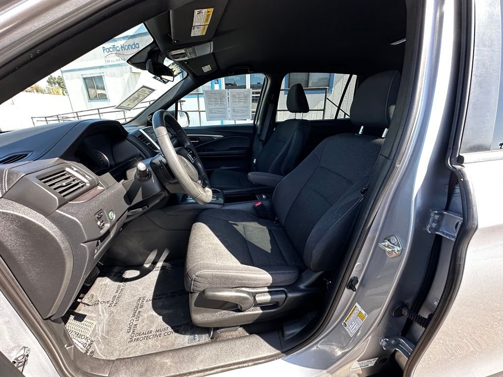 Used 2019  Honda Sport image 21