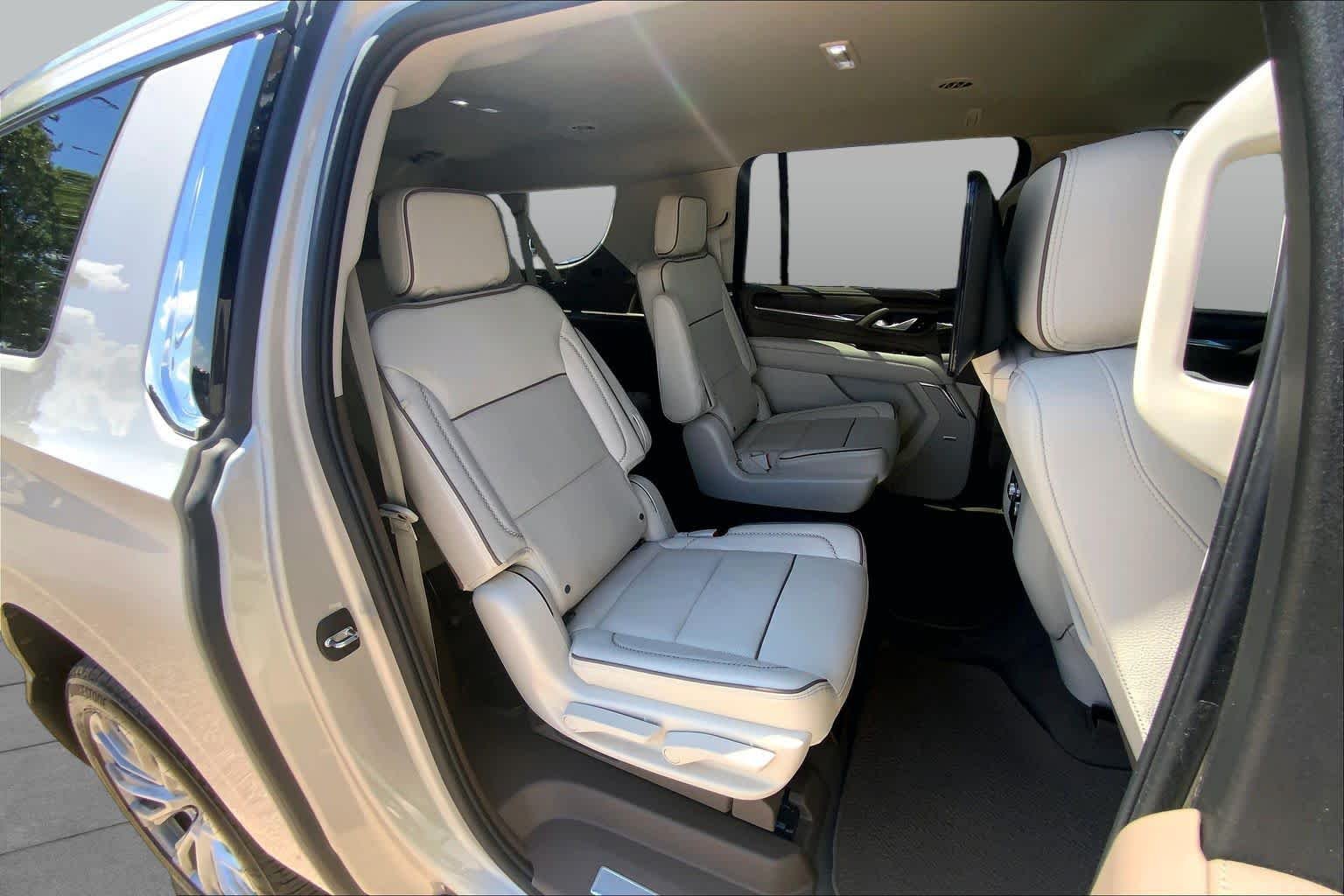 Used 2023 Pearl Beige Metallic GMC Denali image 20