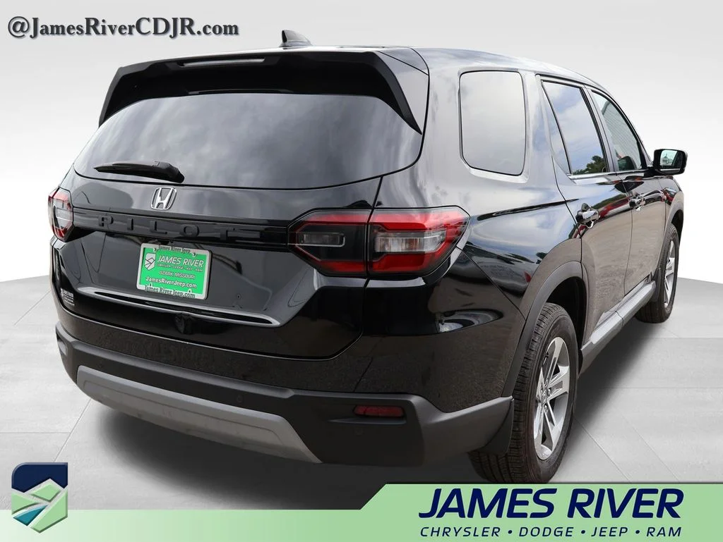 Used 2025 Black Honda EX-L image 5