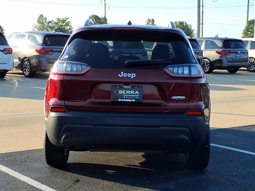 Used 2019 Velvet Red Pearlcoat Jeep Latitude image 12