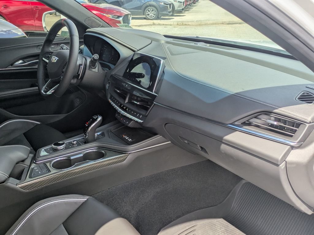 Used 2024 White Cadillac V-Series image 31