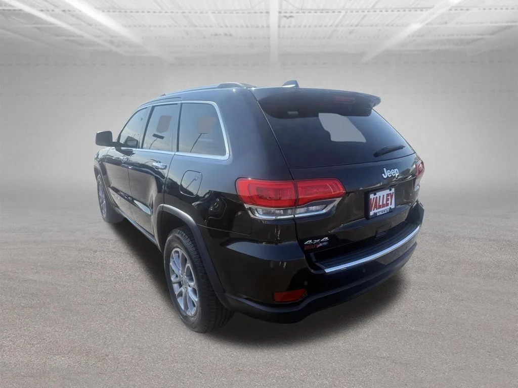 Used 2015 Brilliant Black Crystal Pearlcoat Jeep Limited image 7