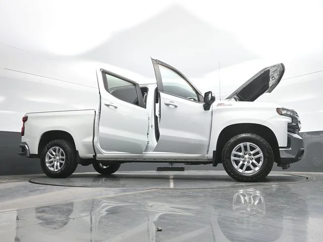 Used 2020 White Chevrolet LT image 31