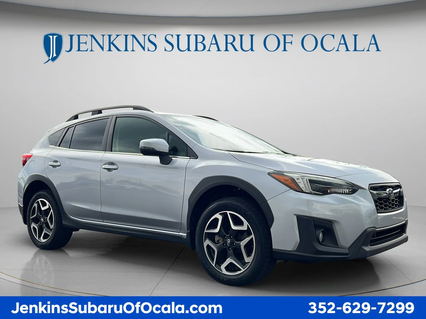 Used 2019 Ice Silver Metallic Subaru Limited image 1