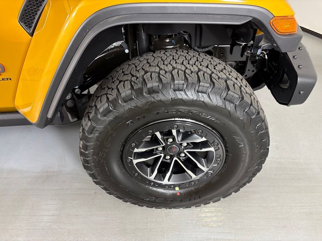 New 2026 Goldilocks Exterior Paint Jeep Rubicon X image 12