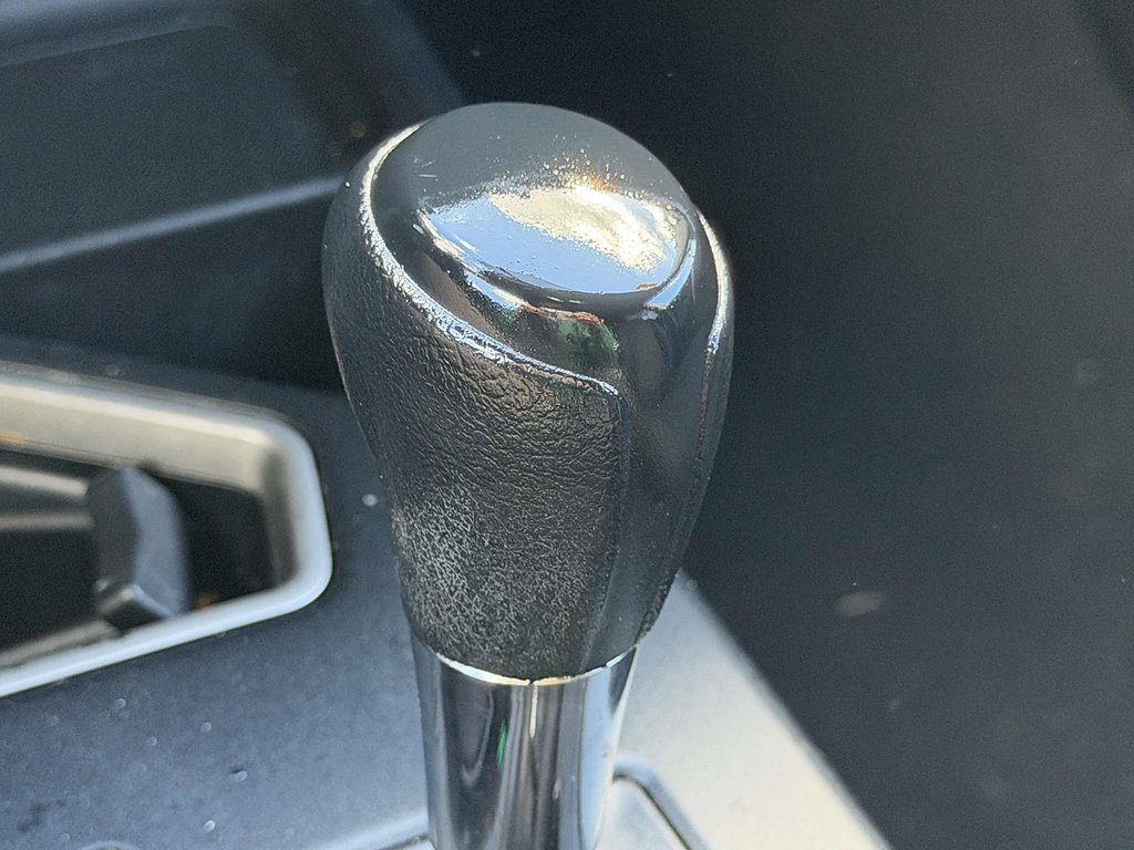 2016 Toyota RAV4 LE - Photo 24