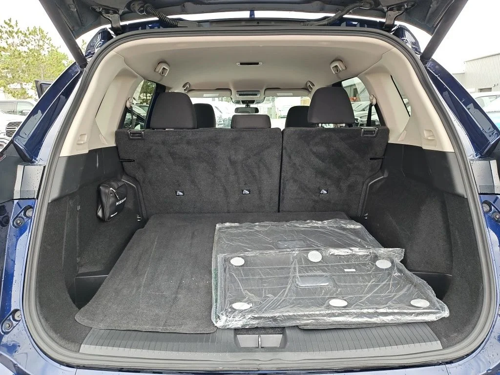 Used 2025 Blue Nissan SV image 33