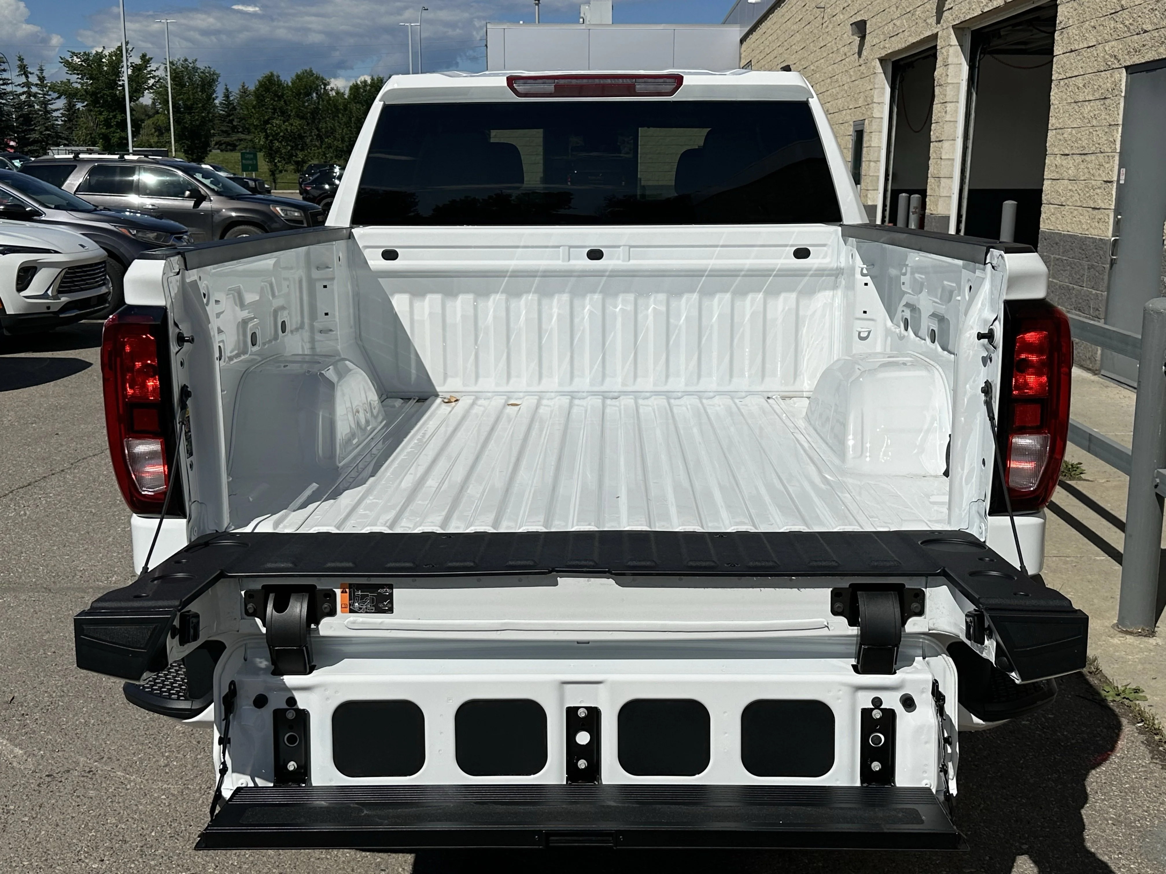 New 2026 Summit White GMC Elevation image 9