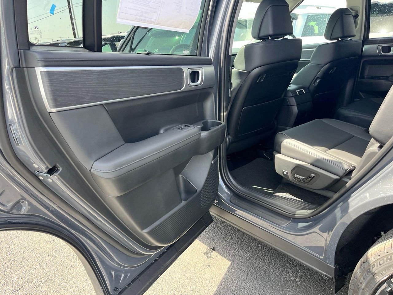 New 2027 Gray Hyundai Limited FWD image 17