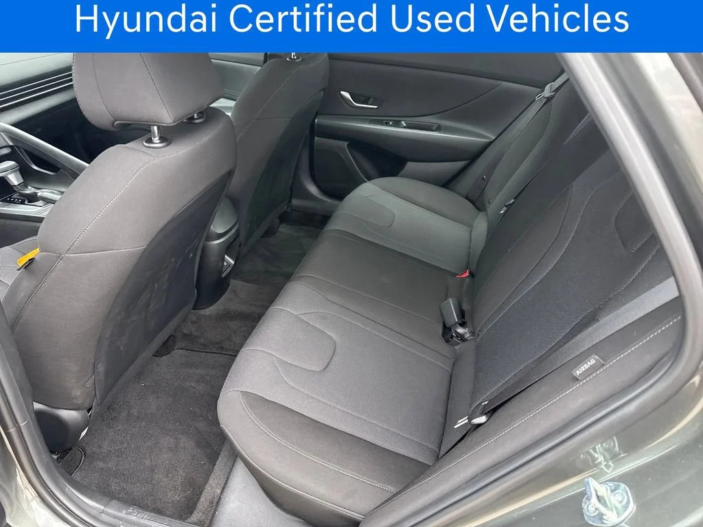 Certified Pre-Owned 2025 Hyundai Elantra SE
