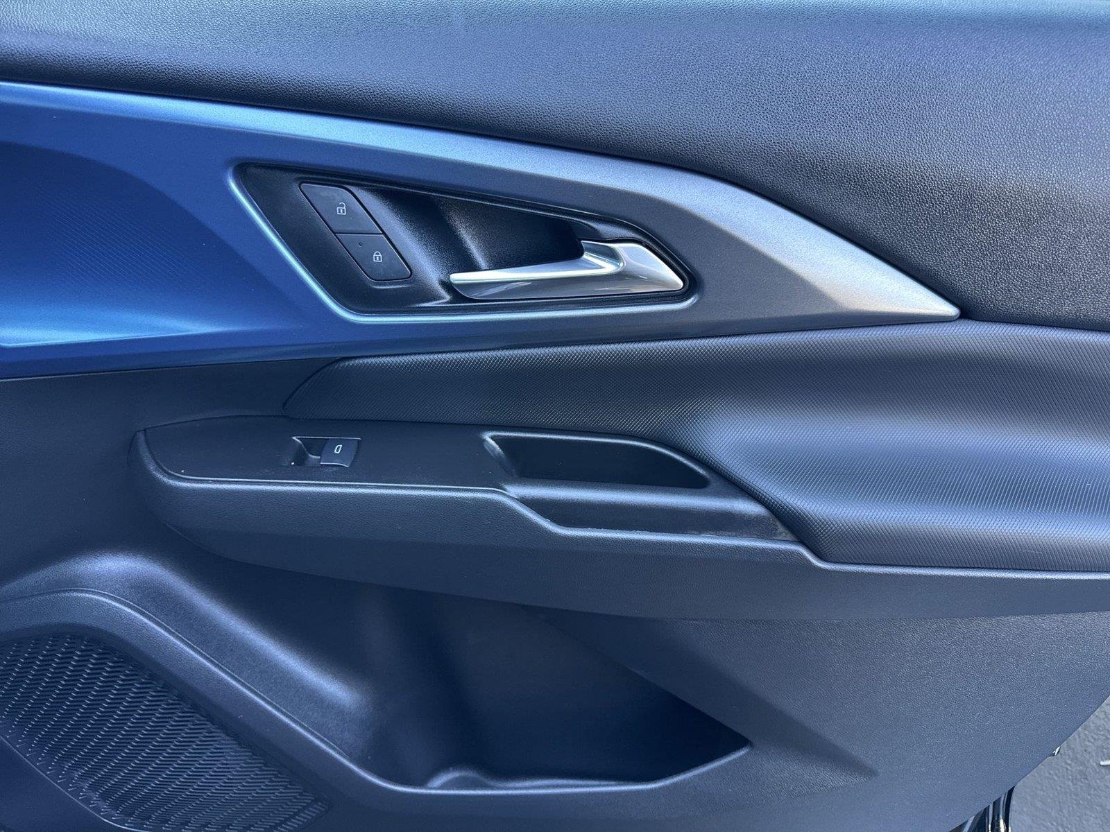 2024 Chevrolet Equinox EV LT - Photo 32