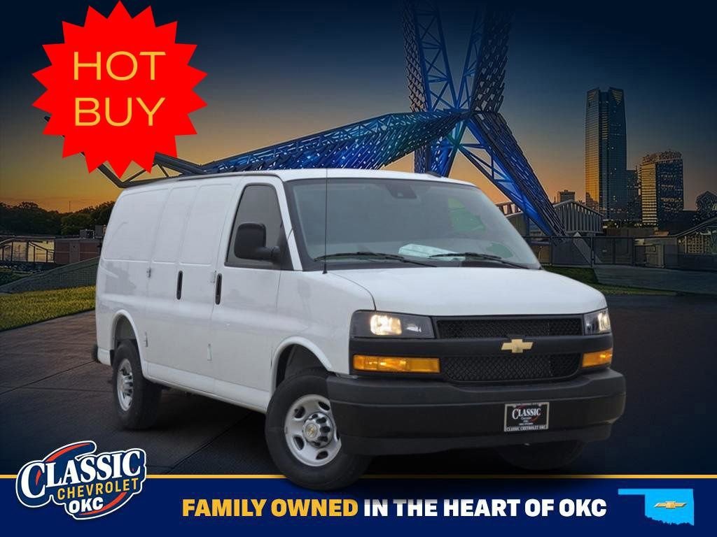 2025 Chevrolet Express 2500 Work Van HD's photo
