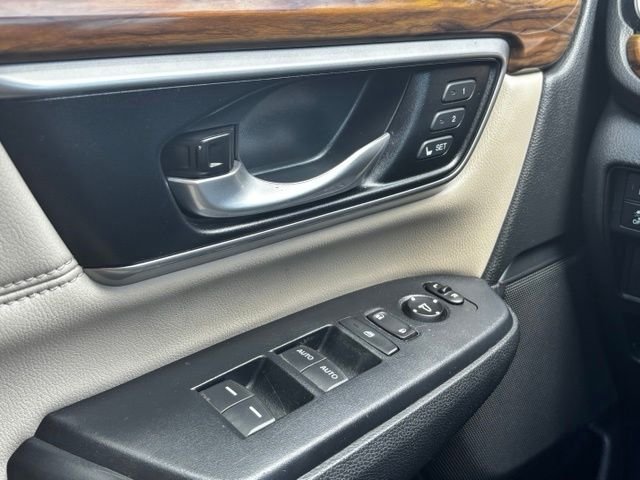 Used 2018 Beige Honda EX-L image 19