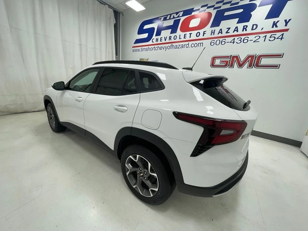 New 2026 White Chevrolet LT image 8