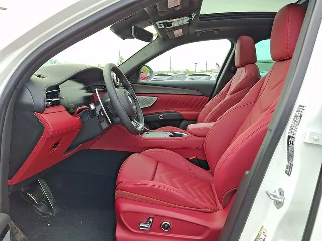 2026 Maserati Grecale Modena V6 - Photo 9