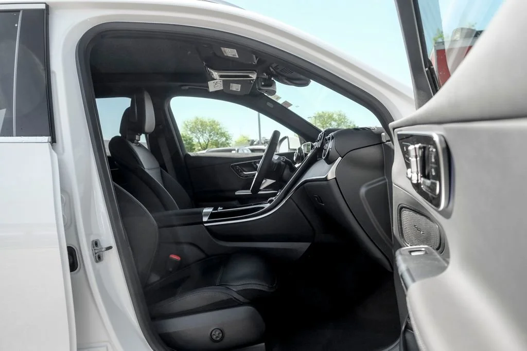 New 2026 Polar White Mercedes-Benz GLC 300 image 52