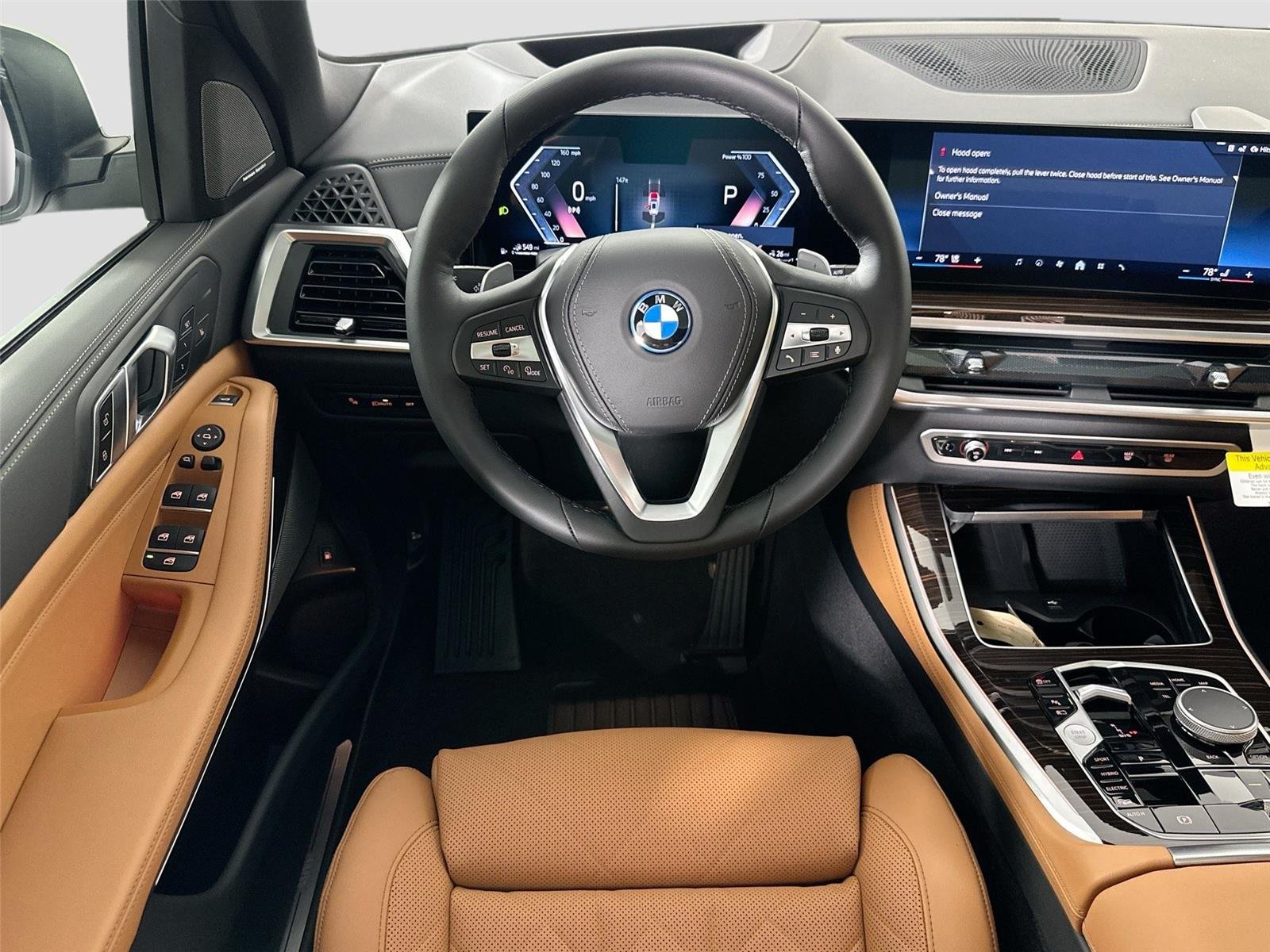 New 2026 Mineral White Metallic BMW xDrive50e image 24