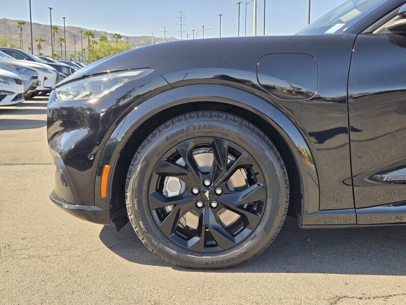Used 2023 Shadow Black FORD PREMIUM AWD image 9