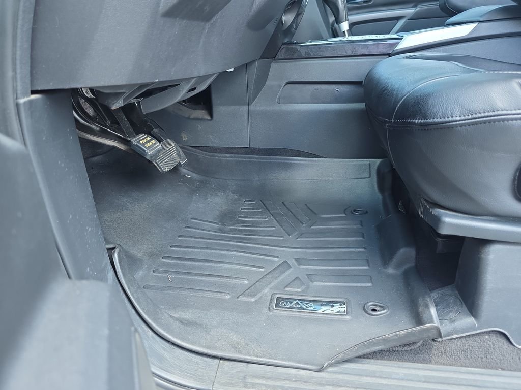 Used 2015 White Nissan PRO-4X image 11