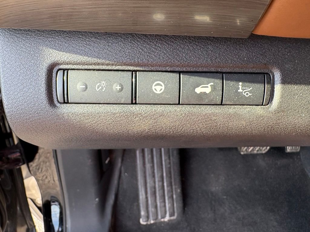 Used 2023 Black Nissan Platinum image 16
