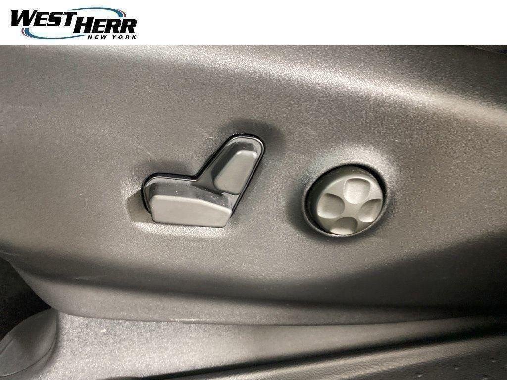 Used 2026 Bright White Clearcoat Chrysler Select image 37