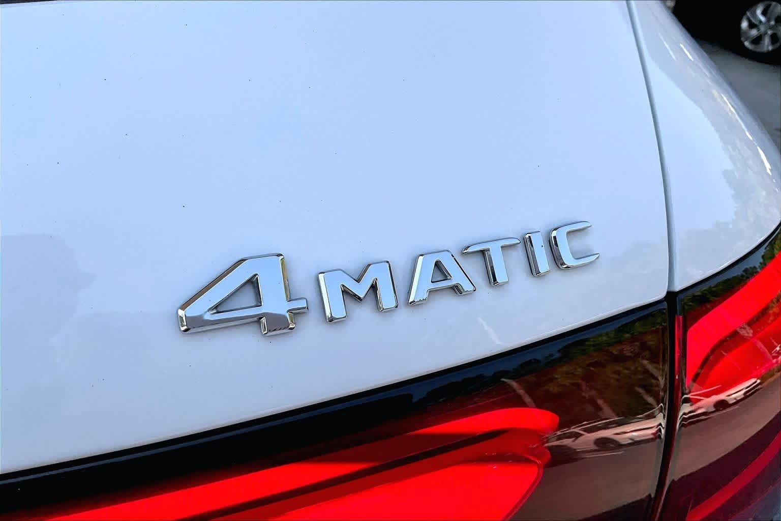 Used 2025 MANUFAKTUR Moonlight White Metallic Mercedes-Benz GLC 300 image 10