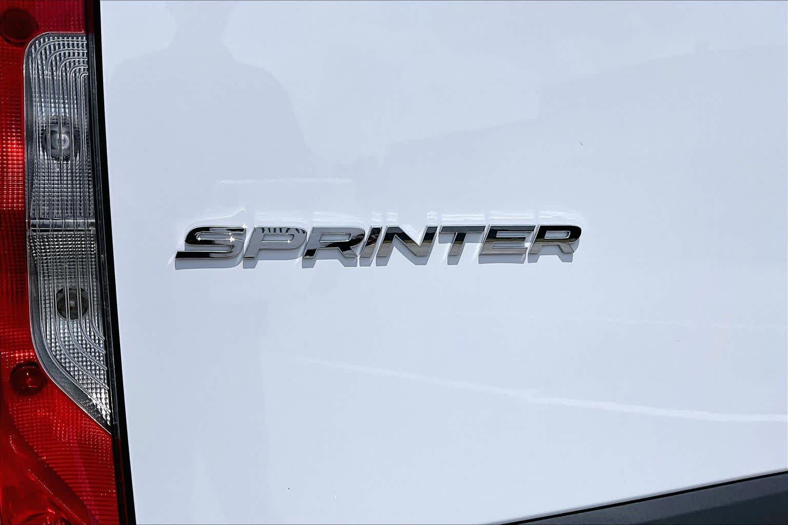 Used 2025 Arctic White Mercedes-Benz  image 10