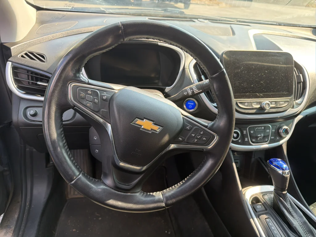 Used 2018 Satin Steel Metallic Chevrolet LT image 7