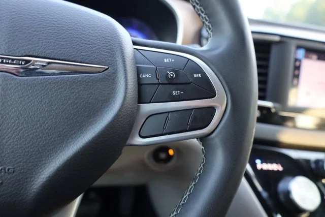 Used 2023 Black Chrysler LX image 29