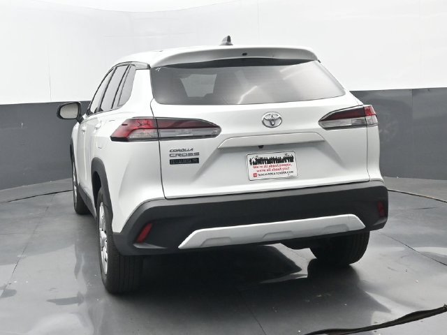 Used 2026 Wind Chill Pearl Toyota L image 4