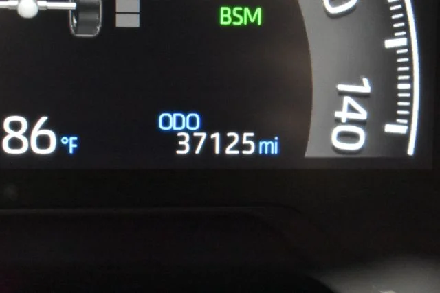 Used 2024 Red Toyota XLE image 27