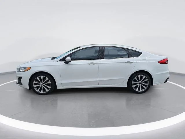 Used 2020 White Ford SE image 2
