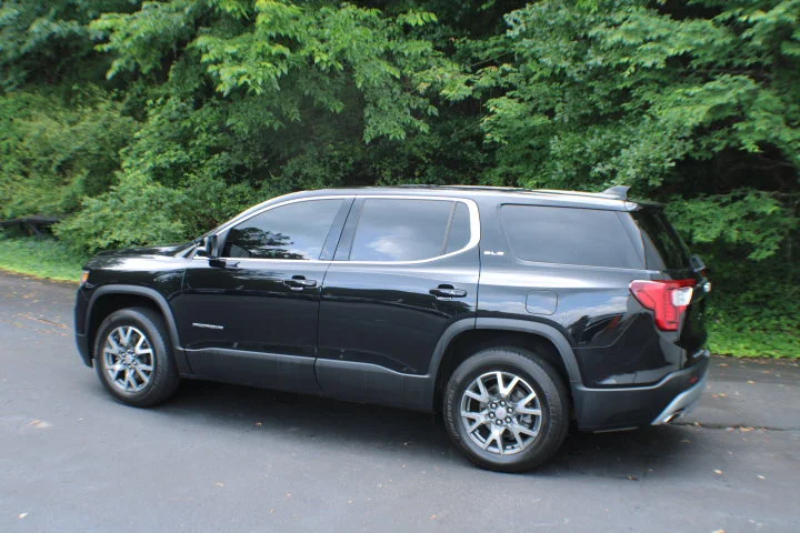 Certified Used 2022 Ebony Twilight Metallic GMC SLE image 3