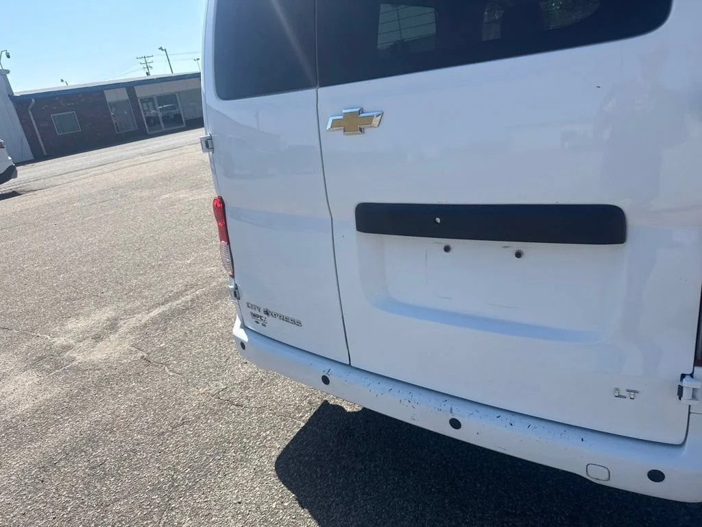 Used 2015 DESIGNER WHITE Chevrolet LT image 27