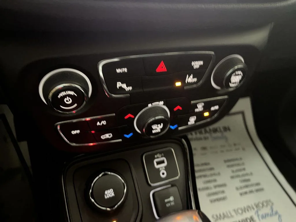 Used 2021 Silver Jeep Limited image 22