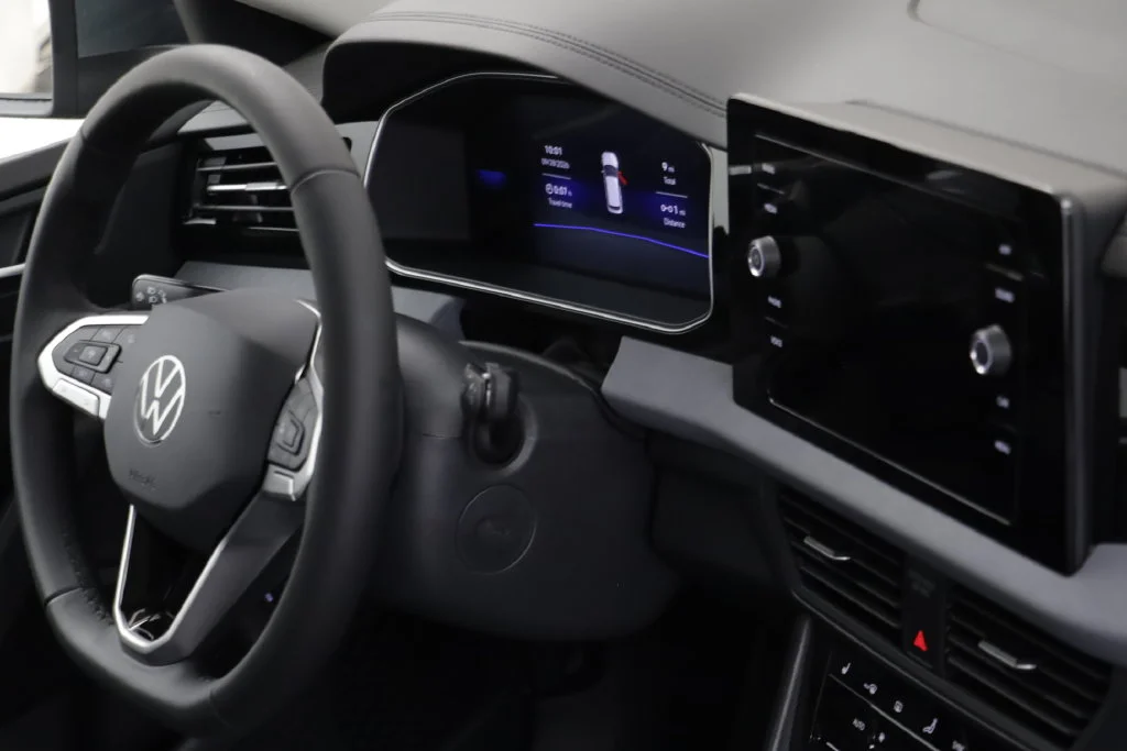New 2027 Platinum Grey Volkswagen 1.5T SE image 21
