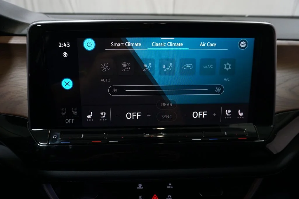 New 2026 Green Volkswagen 2.0T SE w/Technology image 18