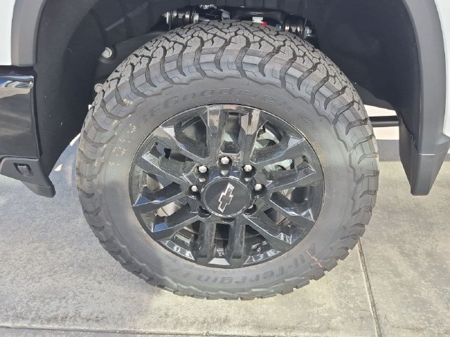 2026 Chevrolet Silverado 3500HD LTZ - Photo 15