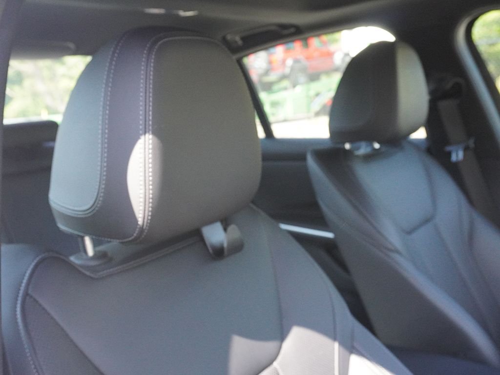 Used 2024 White BMW 330i xDrive image 29
