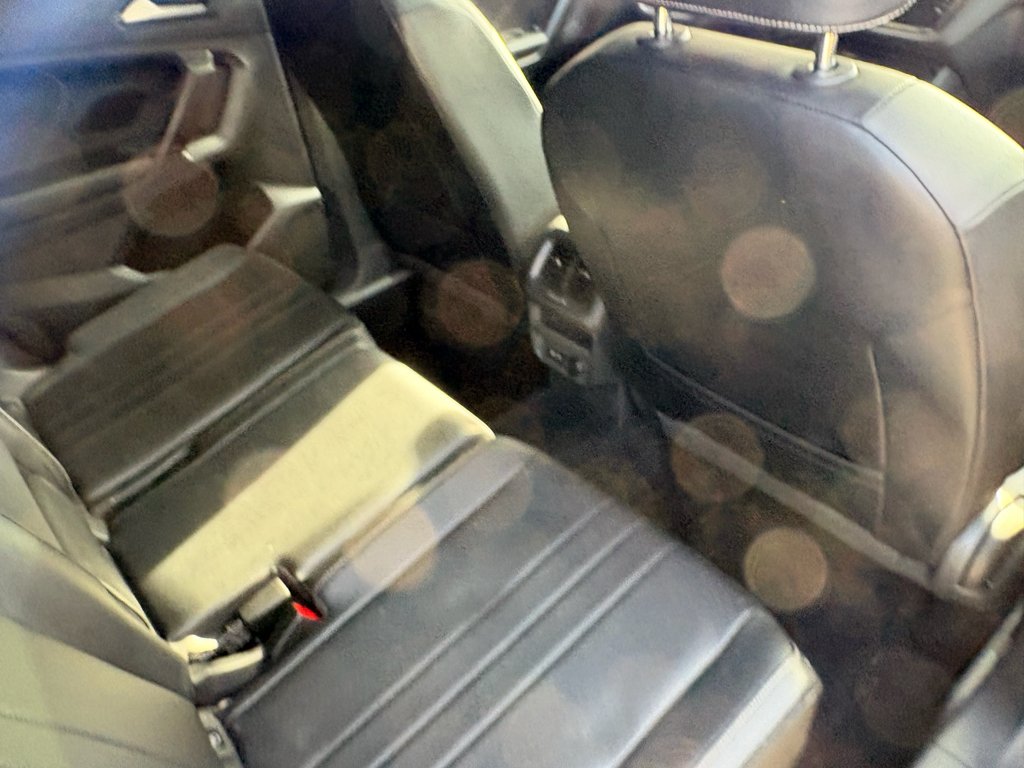 Used 2022 Pure White Volkswagen SE image 27