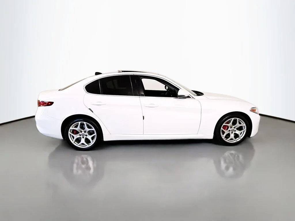 Used 2018 Alfa White Alfa Romeo Ti image 15