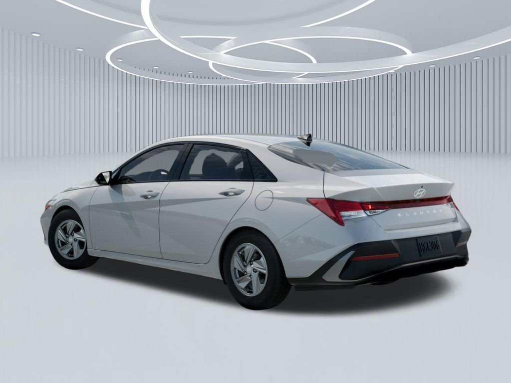 New 2026 White Hyundai SE image 5